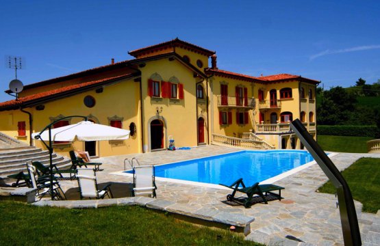 Zu verkaufen Villa Ruhiges Gebiet Murazzano Piemonte